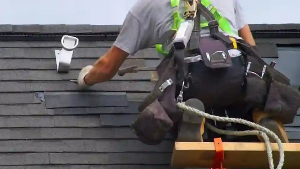 The Importance of Hiring a Licensed and Insured Roofing Contractor